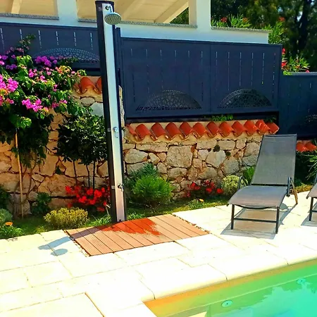 Vintage Dramalj, Pool Self-use