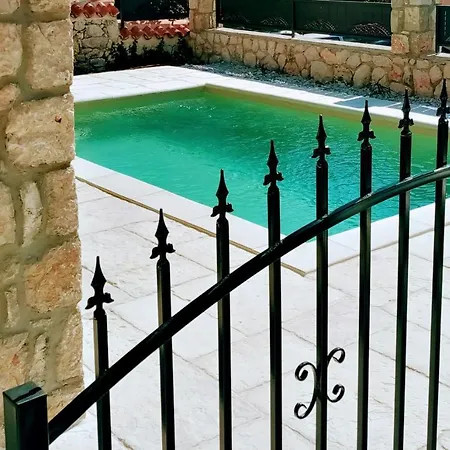 Vintage Dramalj, Pool Self-use דירה *