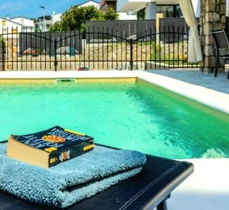 Vintage Dramalj, Pool Self-use *