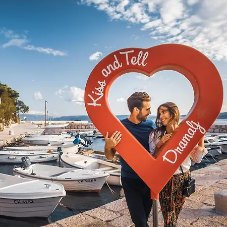 Vintage Dramalj, Pool Self-use דראמליי