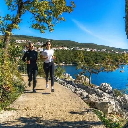 Vintage Dramalj, Pool Self-use דראמליי