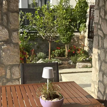 Vintage Dramalj, Pool Self-use דראמליי