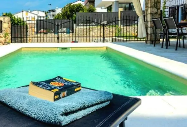 Vintage Dramalj, Pool Self-use *